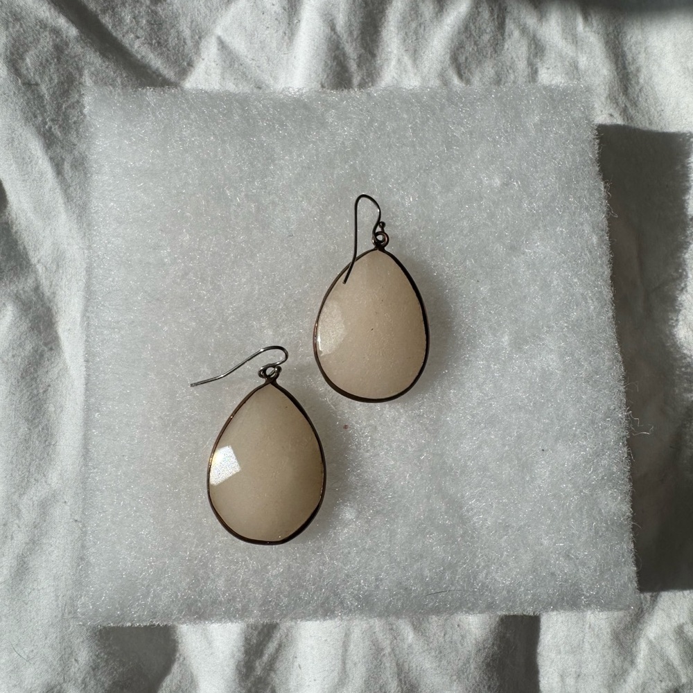 Elegant Cream Teardrop Earrings